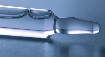Peginterferon a ribavirin v léčbě pacientů, u nichž předchozí terapie interferonem selhala
