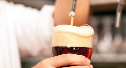 Máte žloutenku typu C? Vyhněte se alkoholu!