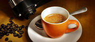 Pití kávy zpomaluje progresi jaterní fibrózy a cirhózy u pacientů s chronickou hepatitidou C