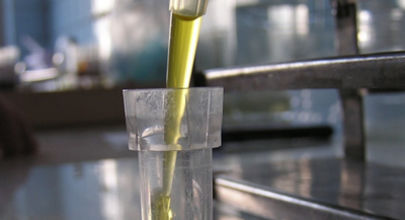  Nestrukturální protein A5 viru hepatitidy C zvyšuje upregulací expresi genu NS5ATP9